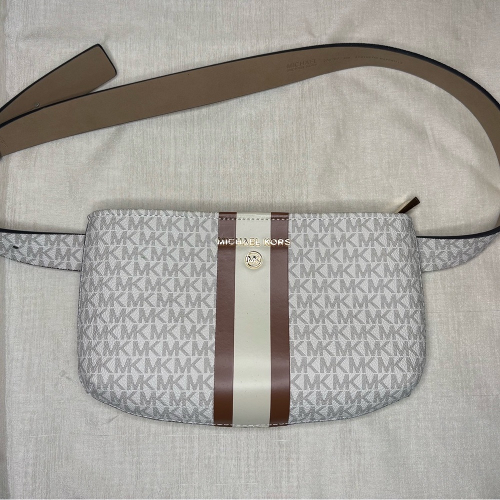 Michael Kors Adjustable Belt/ Waist Bag/ Fanny Pack, Size S/M New no tag.